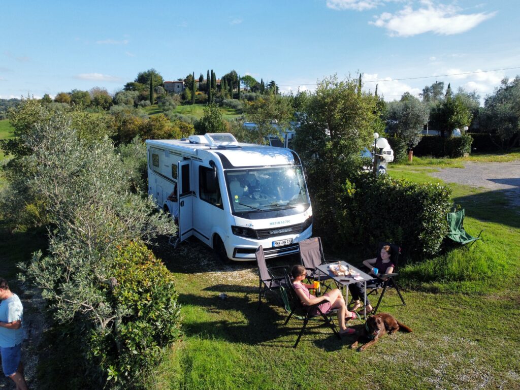 dji_fly_20241021_150234_496_1729516841170_photo_optimized